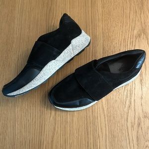 Vince Velcro Sneakers